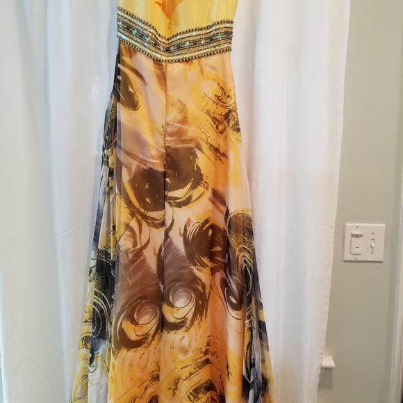 Strapless prom gown - Picture 4 of 6